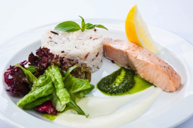 pilavlı somon steak