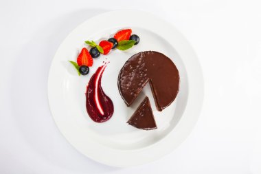 tatlı çilek ve sos ile