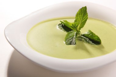 Naneli yeşil çorba.