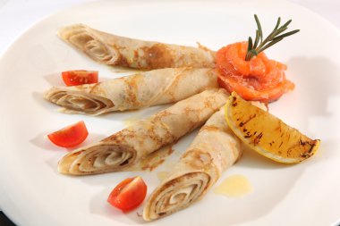 Tütsülenmiş somon ve limonlu gözleme