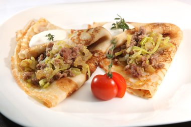 Et ve soğanlı gözleme.