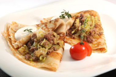 Et ve soğanlı gözleme.