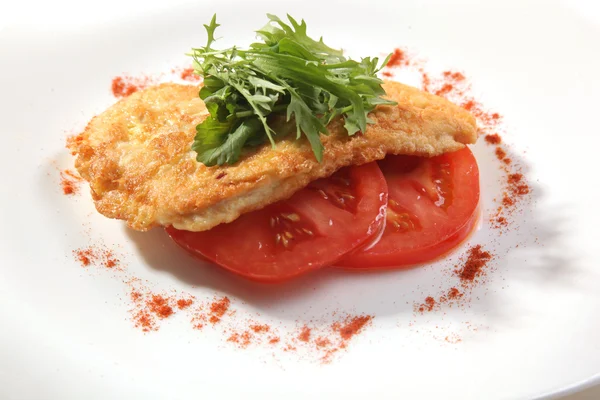 Gebackene Hühnerbrust Tomaten Auf Teller — Stockfoto