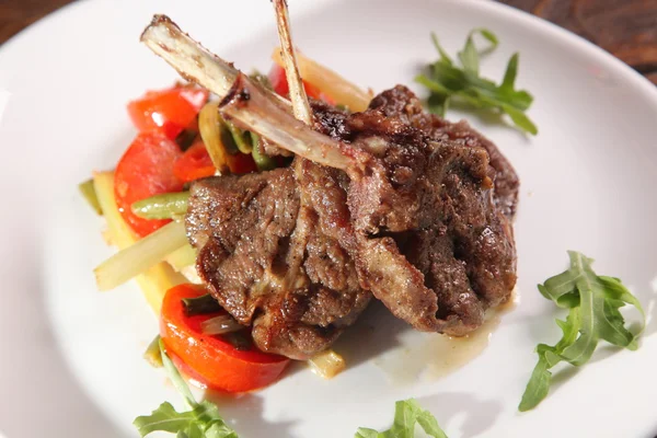 Lomo Chuletas Con Verduras Plato — Foto de Stock