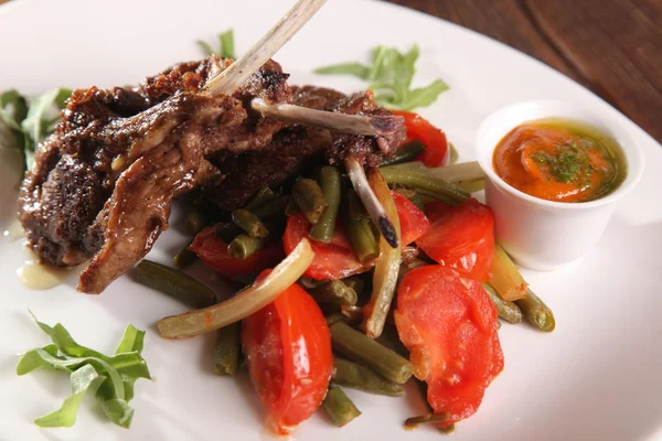 Lomo Chuletas Con Verduras Plato — Foto de Stock