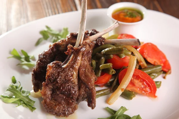 Lomo Chuletas Con Verduras Plato — Foto de Stock