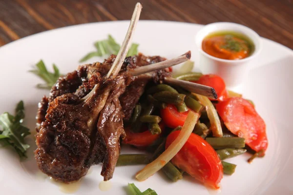 Lomo Chuletas Con Verduras Plato — Foto de Stock