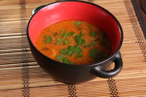 Asiatische Suppe Rotem Teller Auf Tisch — Stockfoto