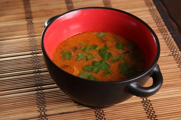 Soupe Asiatique Assiette Rouge Sur Table — Photo