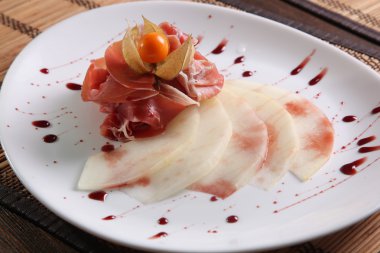 Kavunlu balon ve tabakta dekor