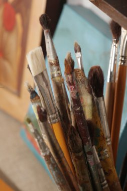 hep birlikte çizmek için fırçalar ve kalemler