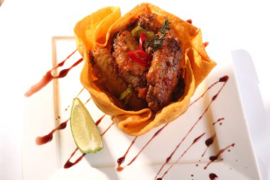 tavuk kanadı Meksika tortilla soslu ızgara