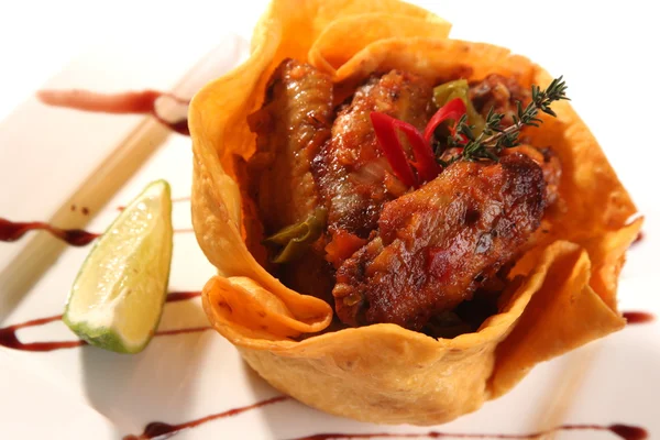 Sült csirke szárny, a mexikói tortilla mártással — Stock Fotó