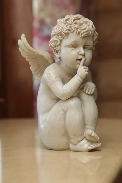 Figurine Anjo Pedindo Silêncio — Fotografia de Stock