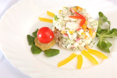 Rus usulü mayonezli salata.