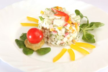 Rus usulü mayonezli salata.