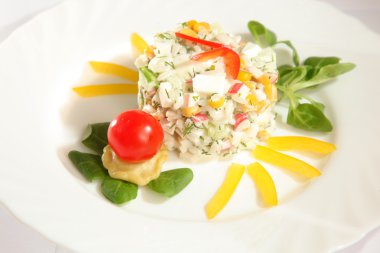 Rus usulü mayonezli salata.