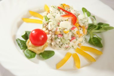 Rus usulü mayonezli salata.