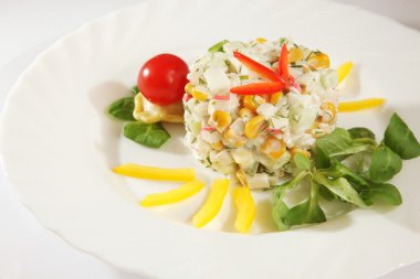 Rus usulü mayonezli salata.