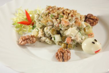 Salata tabakta böcek olarak dizayn edildi