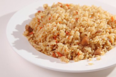 Rus yol kenarındaki kafeden hızlı pişirme yemekleri.