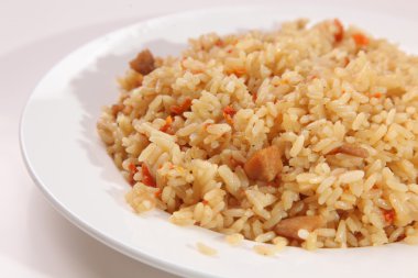 Rus yol kenarındaki kafeden hızlı pişirme yemekleri.