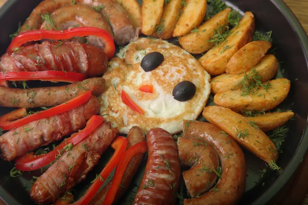 Sausage Peppers Potatoes Black Pan — Stock Photo, Image