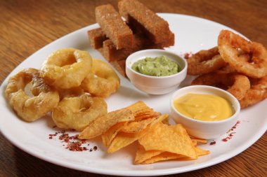 Bira ve soslar için aperatifler.