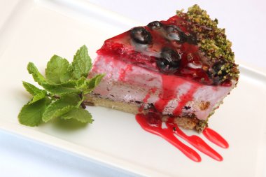 Böğürtlenli kek ve nane şekeri