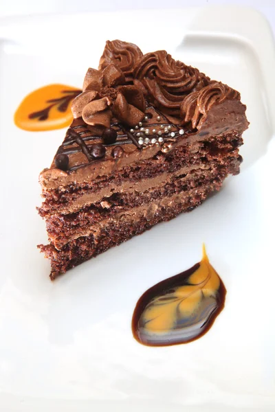 Gâteau Chocolat Avec Crème Sur Assiette — Photo