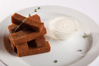 bira aperatif tost sos ile