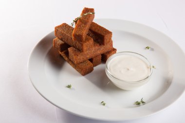 bira aperatif tost sos ile