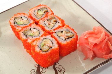 Japon wasabi soslu balık ile plaka rulo