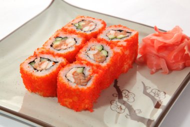 Japon wasabi soslu balık ile plaka rulo