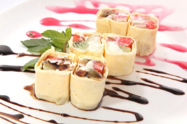 Japon usulü soslu tatlı rulo.