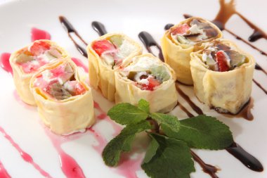 Japon usulü soslu tatlı rulo.