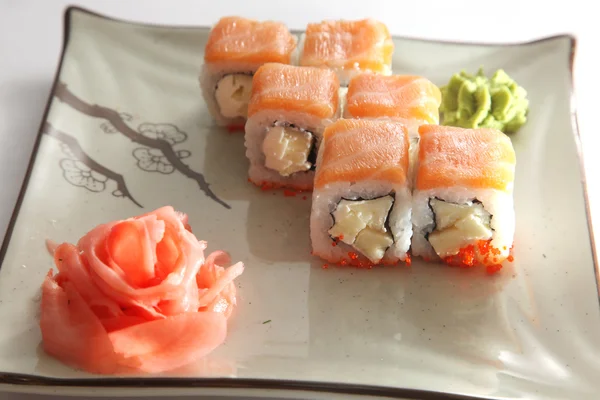 Rollo Japonés Con Salsa Wasabi Plato Con Pescado — Foto de Stock