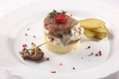 fırında sığır dili ve patates püresi.