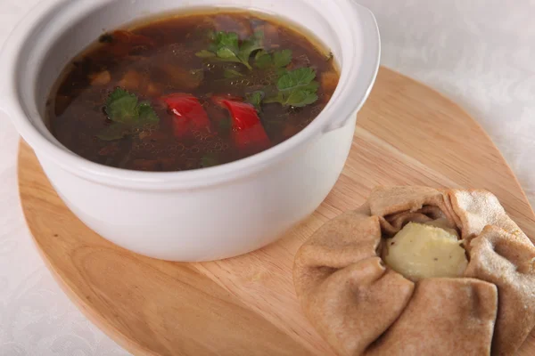 Sopa Setas Una Tabla Cortar Madera Plato — Foto de Stock