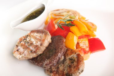 Sebzeli domuz bifteği