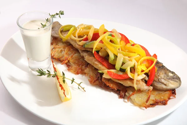 Roast Fish Potatoes Vegetables Plate — Stock Photo, Image