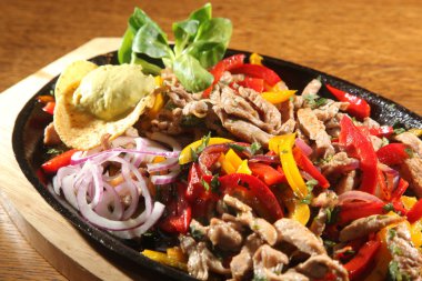 tavada sığır eti fajita