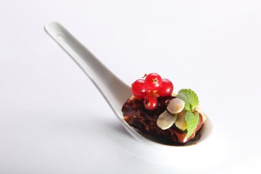 Beyaz arka planda açık büfe için küçük aperatif