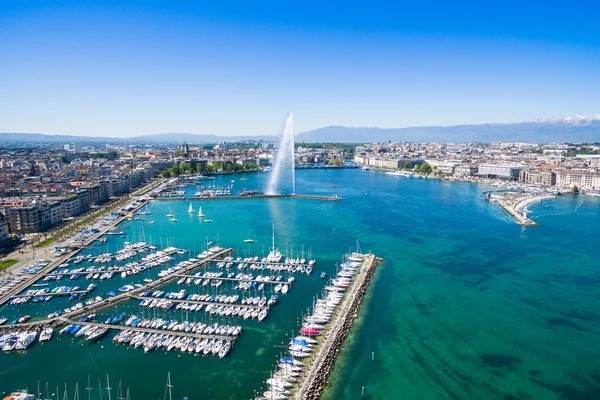 Luchtfoto van Genève stad in Zwitserland — Stockfoto