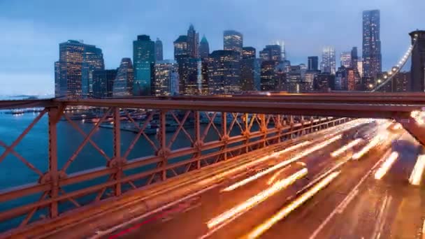 Brooklyn Köprüsü araba trafik ışığı timelapse - New York - ABD — Stok video