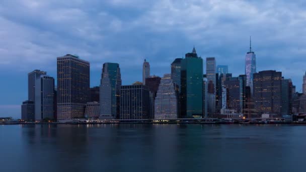 4 k Sunrise timelapse van de skyline van Manhattan in new york - Verenigde Staten — Stockvideo