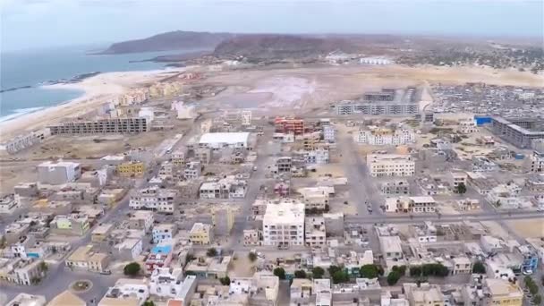 Vista aérea de la ciudad de Sal Rei en Boavista Cabo Verde - Cabo Verde — Vídeo de stock