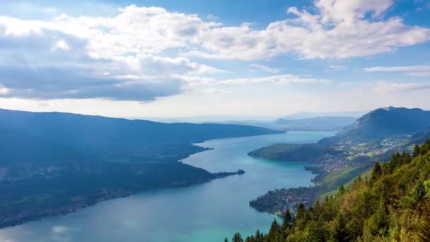 Timelapse Vista del lago Annecy desde Col du Forclaz — Vídeo de stock