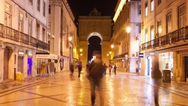 4K noche timelpasa de la calle Augusta cerca de la plaza de comercio en Lisboa, Portugal - UHD — Vídeos de Stock