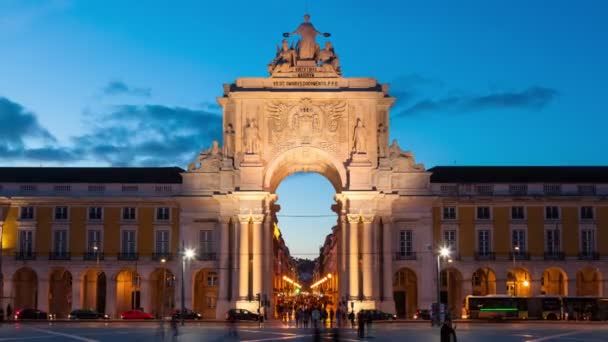 4k night timelaspe of commerce square - Para do commerzbon in Lisbon - Portugal - UHD — стоковое видео